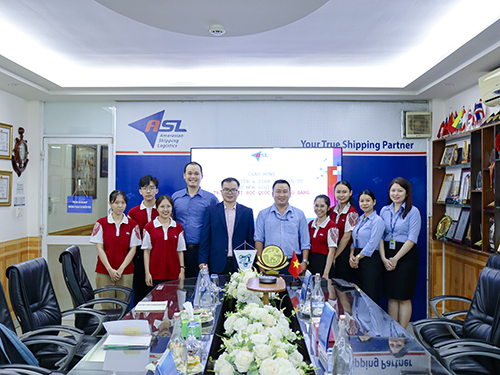 ASL LOGISTICS WELCOME HONG BANG INTERNATIONAL UNIVERSITY TO EXCHANGE AND VISIT THE OFFICE