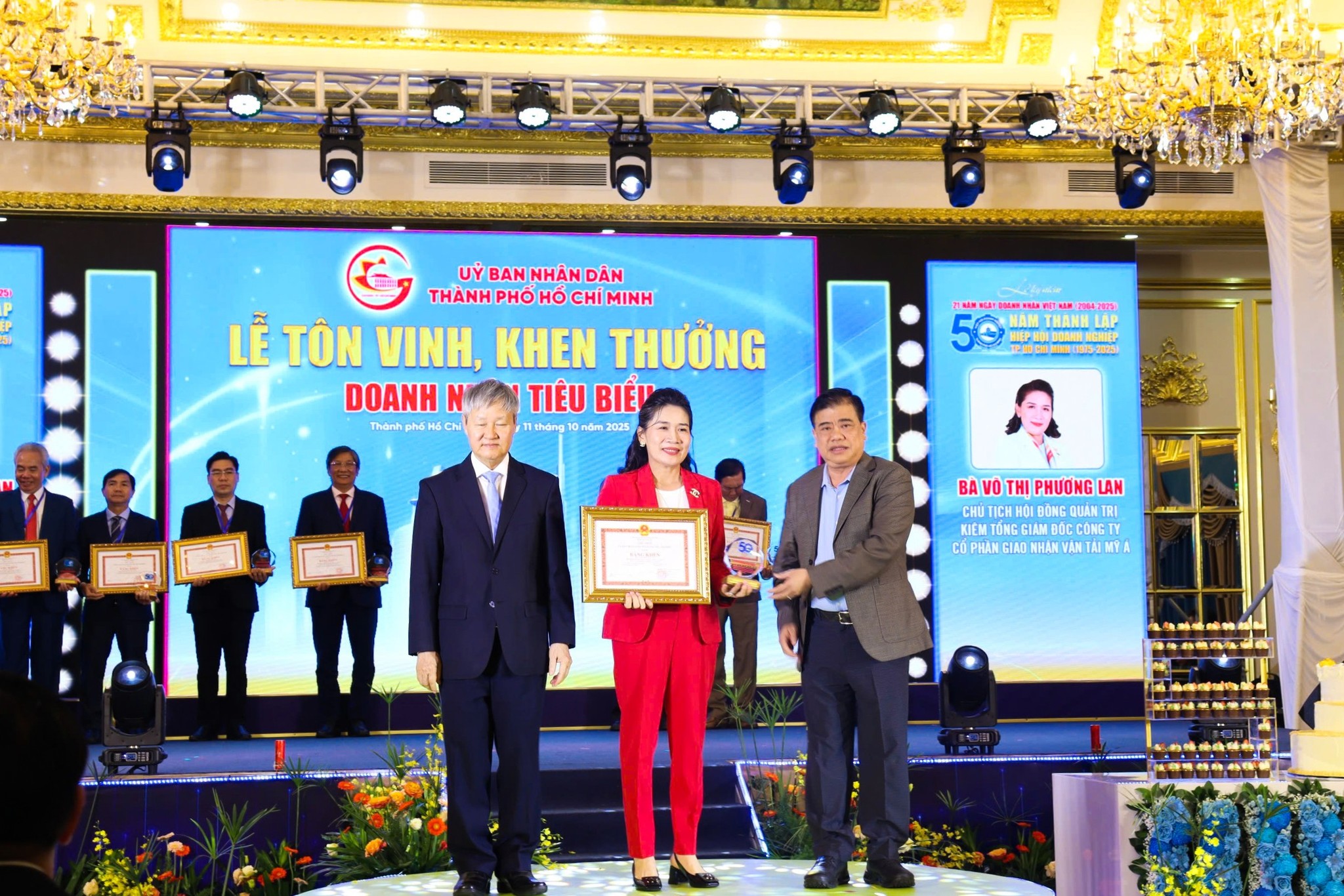TỎA SÁNG TINH THẦN NGÀY DOANH NHÂN VIỆT NAM 13/10 - VINH DANH BÀ VÕ THỊ PHƯƠNG LAN, TGĐ ASL LOGISTICS ĐẠT DANH HIỆU DOANH NHÂN TIÊU BIỂU TP.HCM NĂM 2025