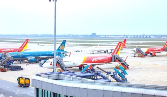 VIỆT NAM DỰ KIẾN MIỄN LỆ PHÍ HÀNG KHÔNG, HÀNG HẢI ĐẾN CUỐI NĂM