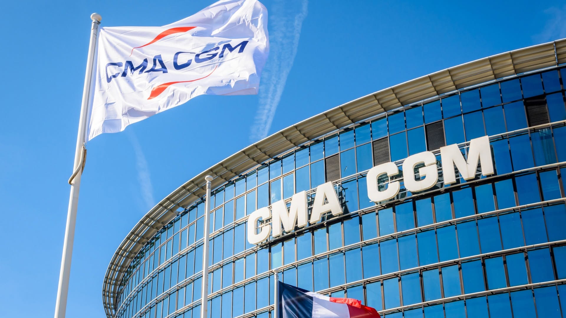 CMA CGM CHỐT 1,4 TỶ USD MUA FEDEX SUPPLY CHAIN: CUỘC ĐUA CÁC HÃNG TÀU LỚN TIẾN VÀO XU HƯỚNG END-TO-END LOGISTICS 
